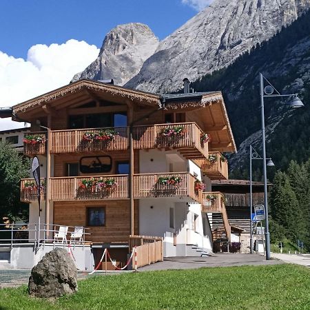 Piccola Cesa Apartments Canazei Kültér fotó
